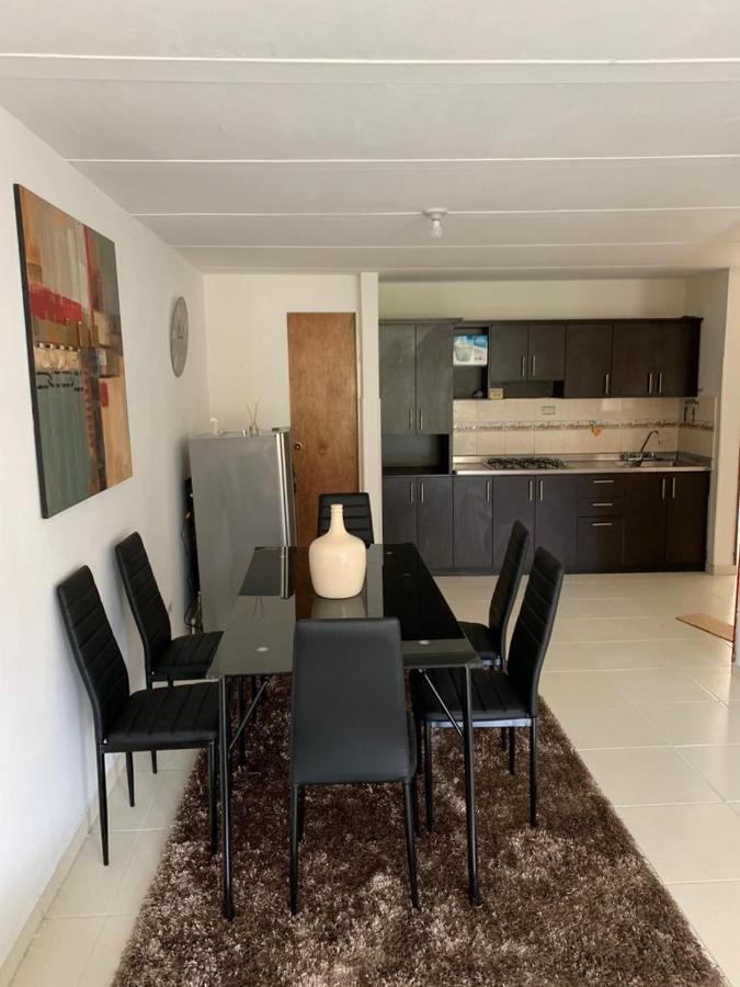 E2 Comodo Y Amplio Apartamento En Laureles Estadio 120 Mts2 Медельин Экстерьер фото