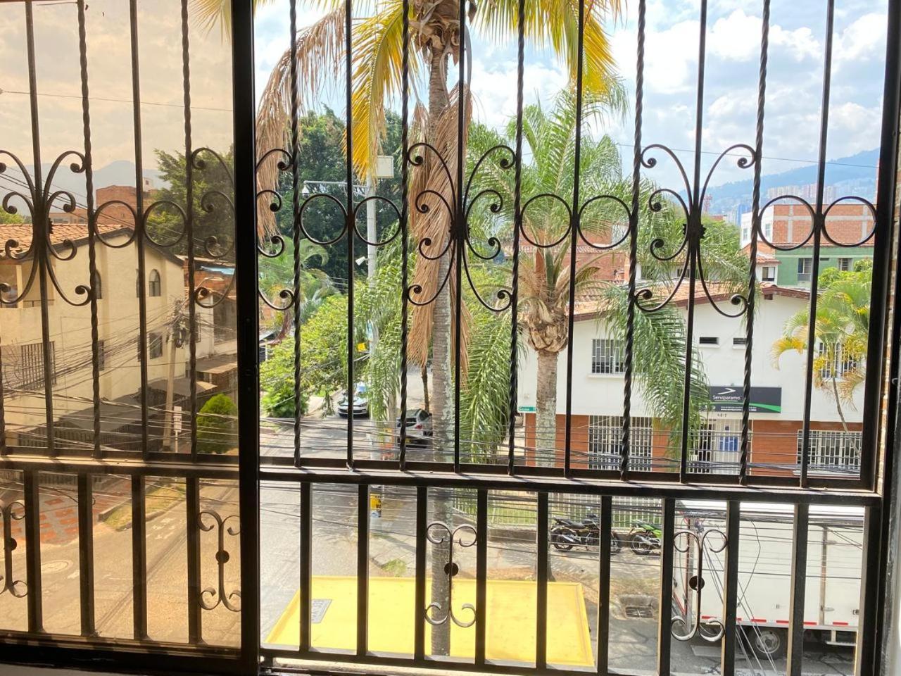 E2 Comodo Y Amplio Apartamento En Laureles Estadio 120 Mts2 Медельин Экстерьер фото